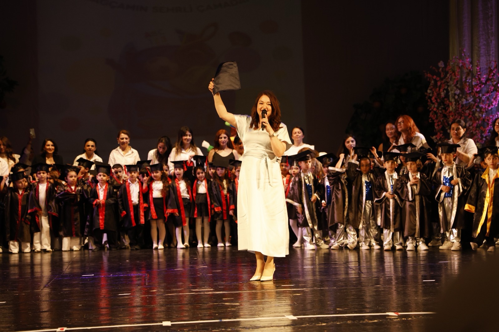 “Bağçamın sehrli çamadanı” Məzun 2026